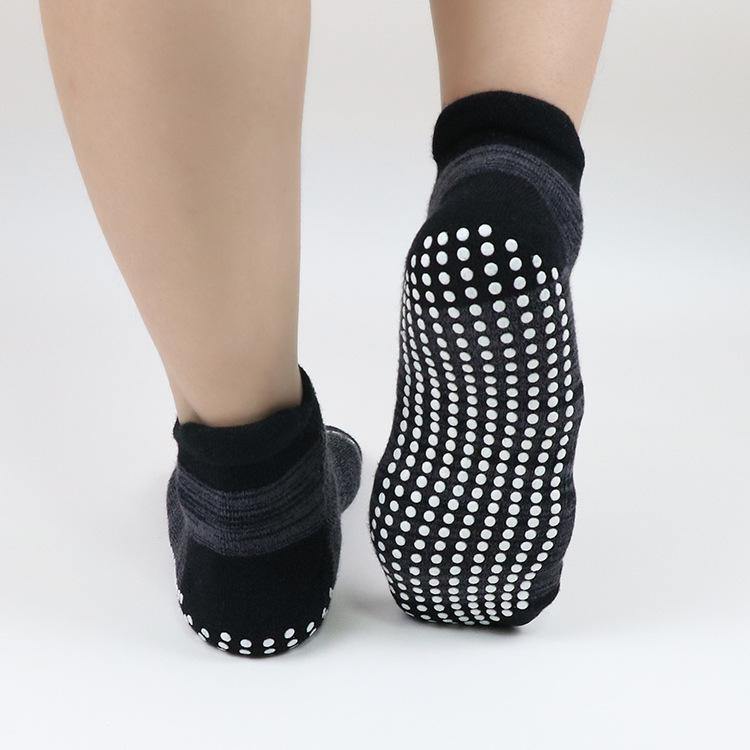 Mens Sports Socks  Professional Gymnasium Non Skid Breathable Low Ankle Socks - CHALIER