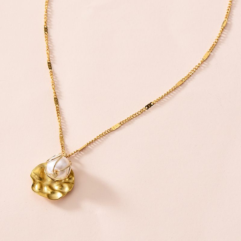 Female Design Necklaces Women Gold Shell Choker Jewelry