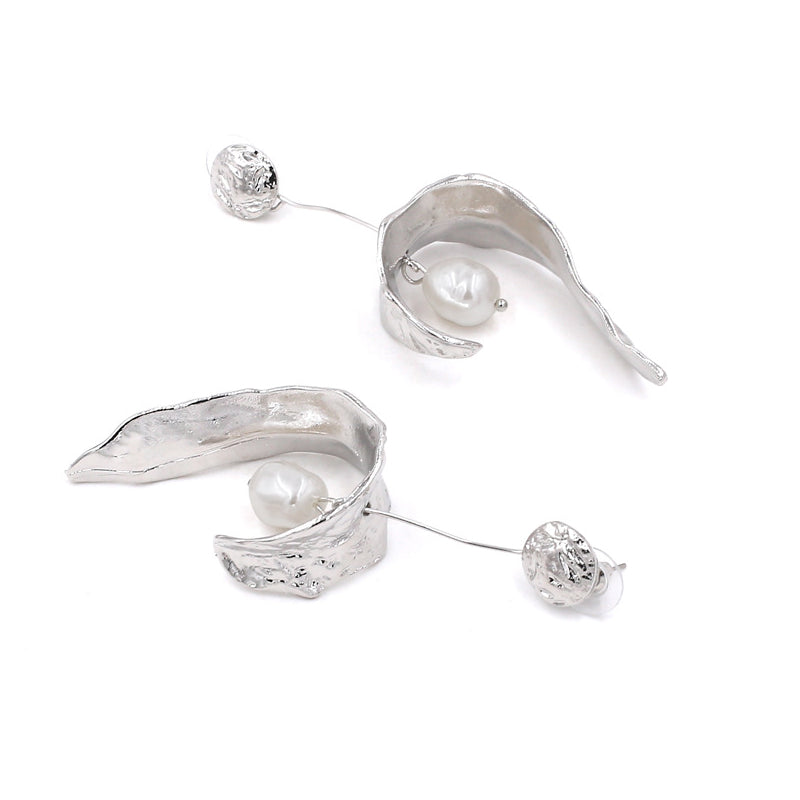 Female Hot Earrings Women Design Metal Heart Drop  Earrings