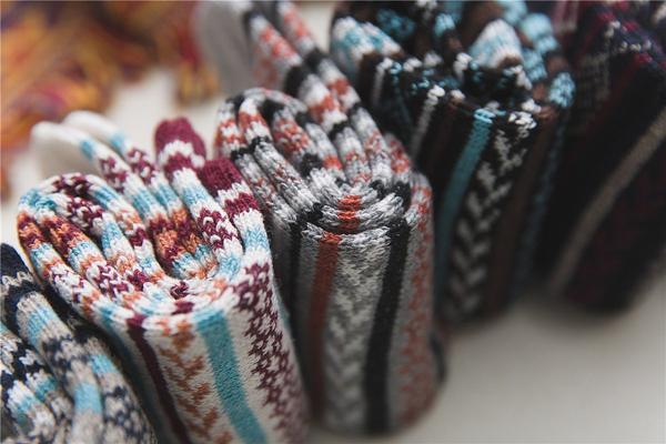 Mens Winter Socks Retro Exotic Knitted Warm Soft Wool Socks 5 Pairs Gift
