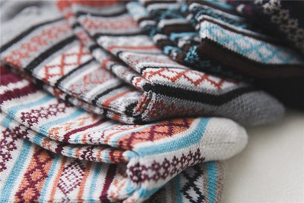 Mens Winter Socks Retro Exotic Knitted Warm Soft Wool Socks 5 Pairs Gift