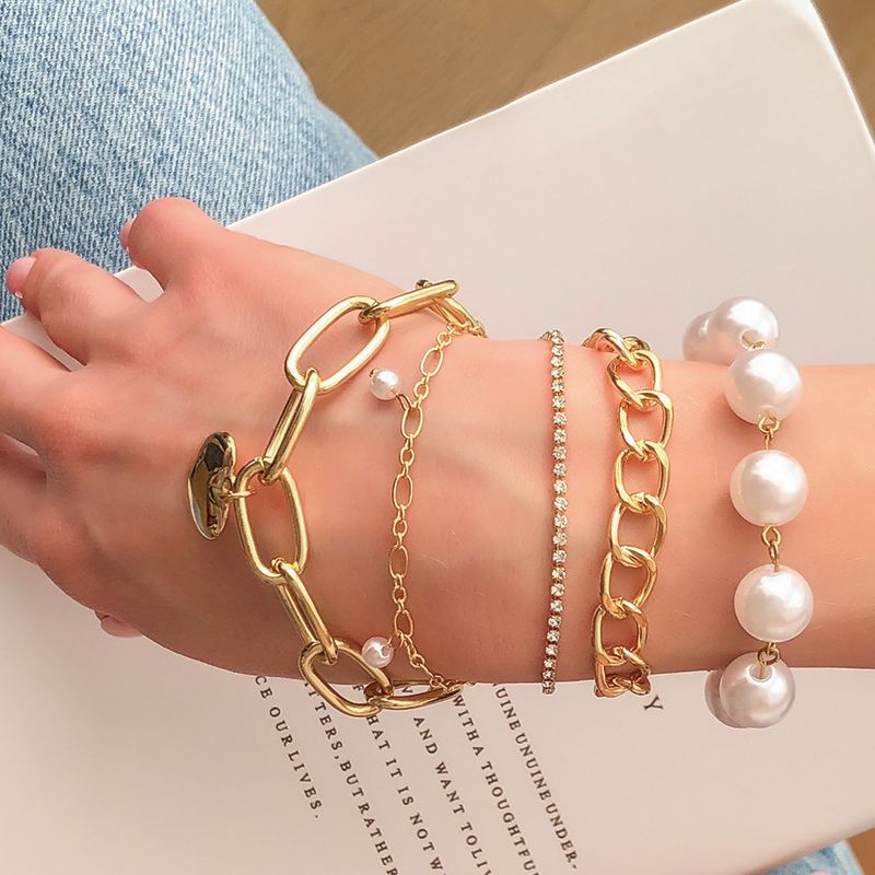 Female Fashionable Bracelets Woman Design Gold Jewelry Set